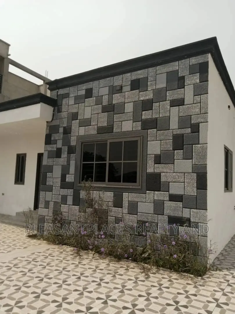 3bdrm House in Pleasantplaces, New Legon for sale
