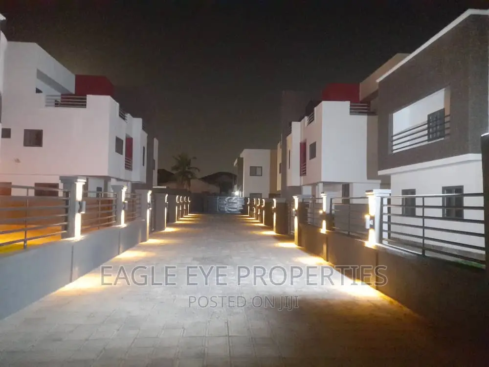 4bdrm House in Oyarifa for sale