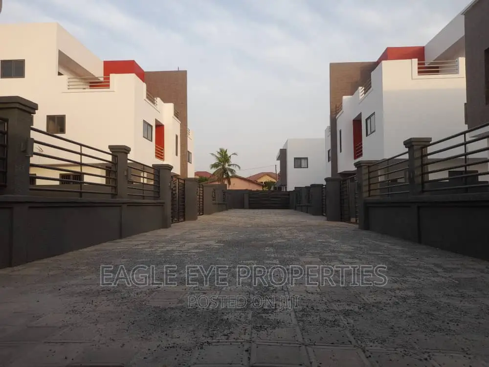 4bdrm House in Oyarifa for sale
