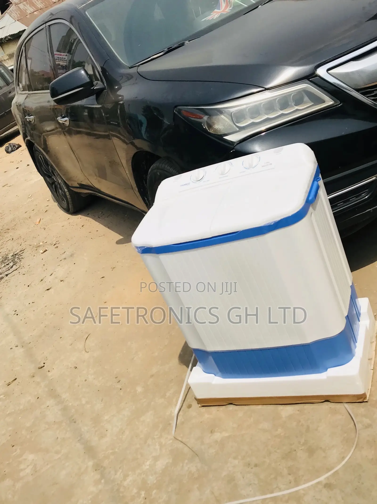 White/Blue Nasco Topload Semiautomatic Washingmachine