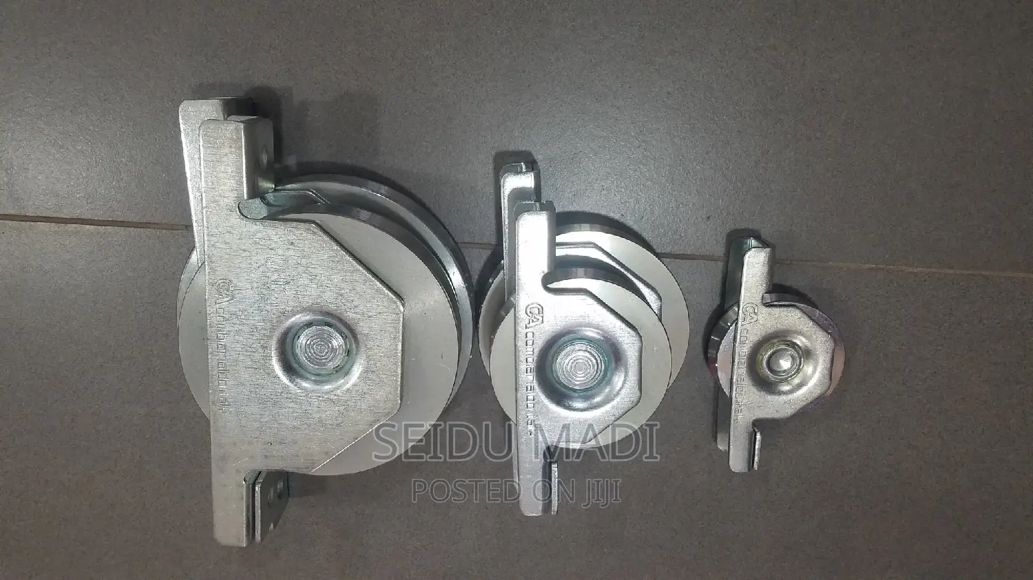 Iron Gate Caster With Bar