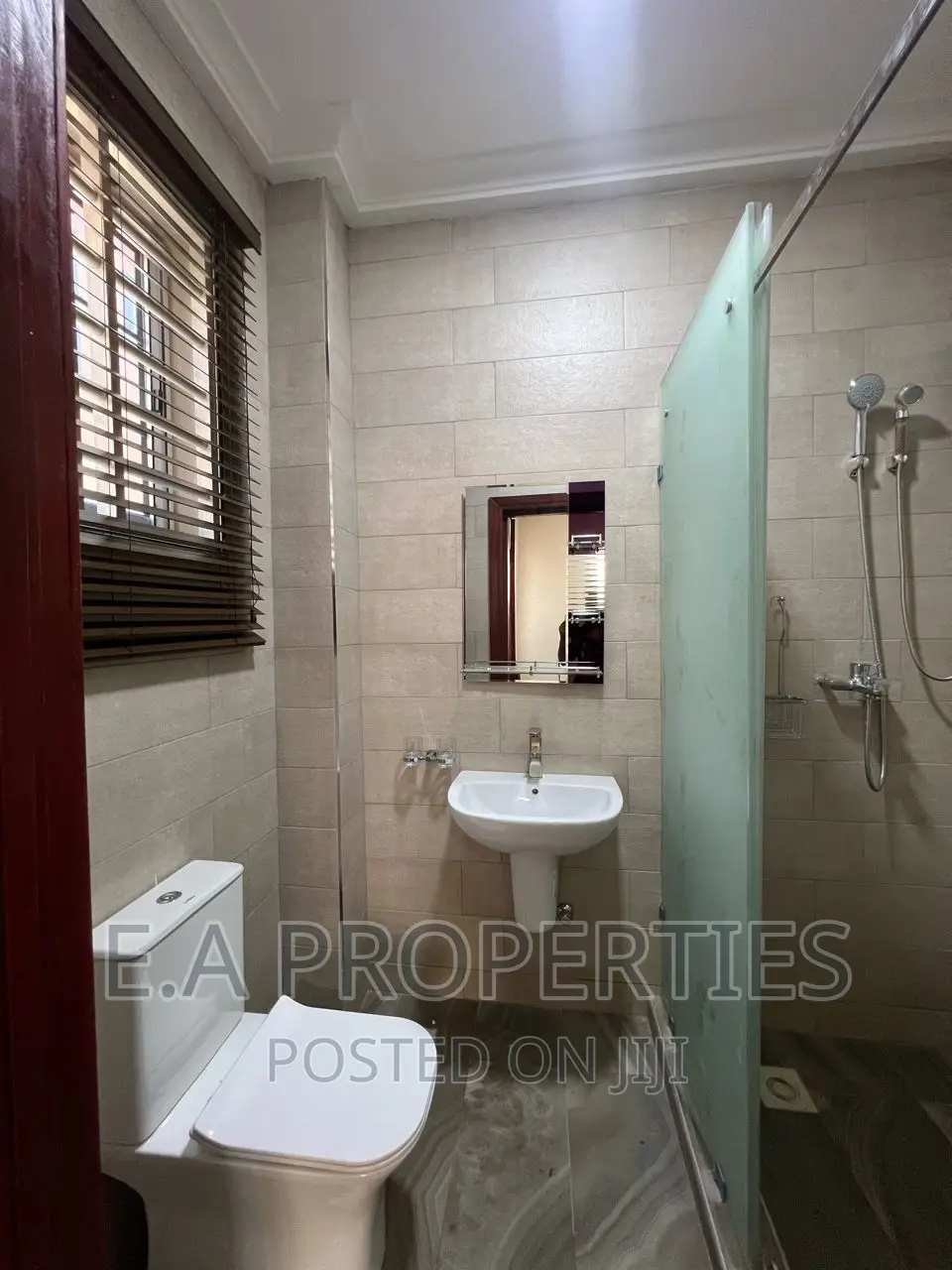 3bdrm House in E A Properties, Overhead for rent