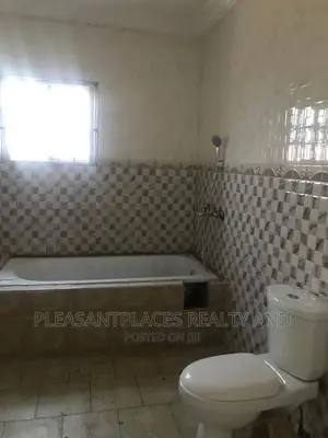 6bdrm House in Pleasantplaces, Pokuase for rent