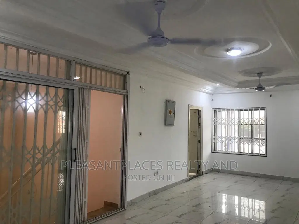6bdrm House in Pleasantplaces, Pokuase for rent