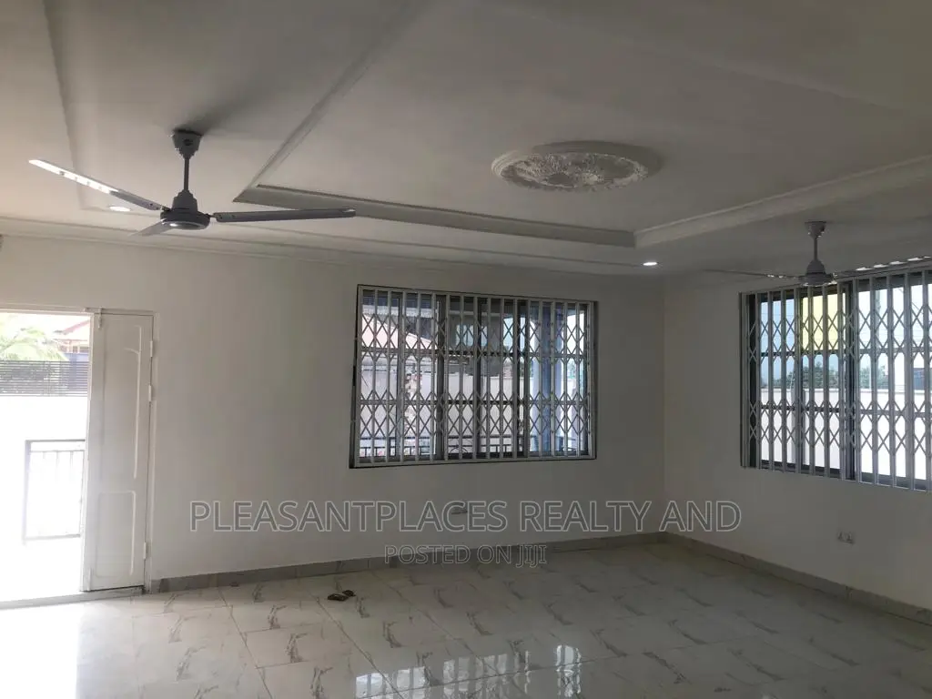 6bdrm House in Pleasantplaces, Pokuase for rent