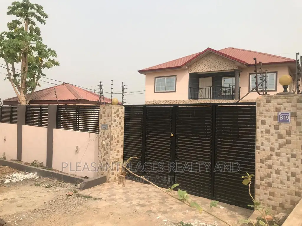 6bdrm House in Pleasantplaces, Pokuase for rent
