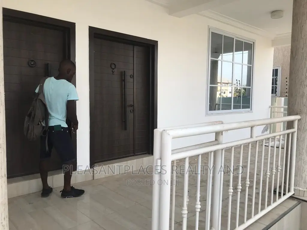 5bdrm Duplex in Pleasantplaces, Accra Metropolitan for rent