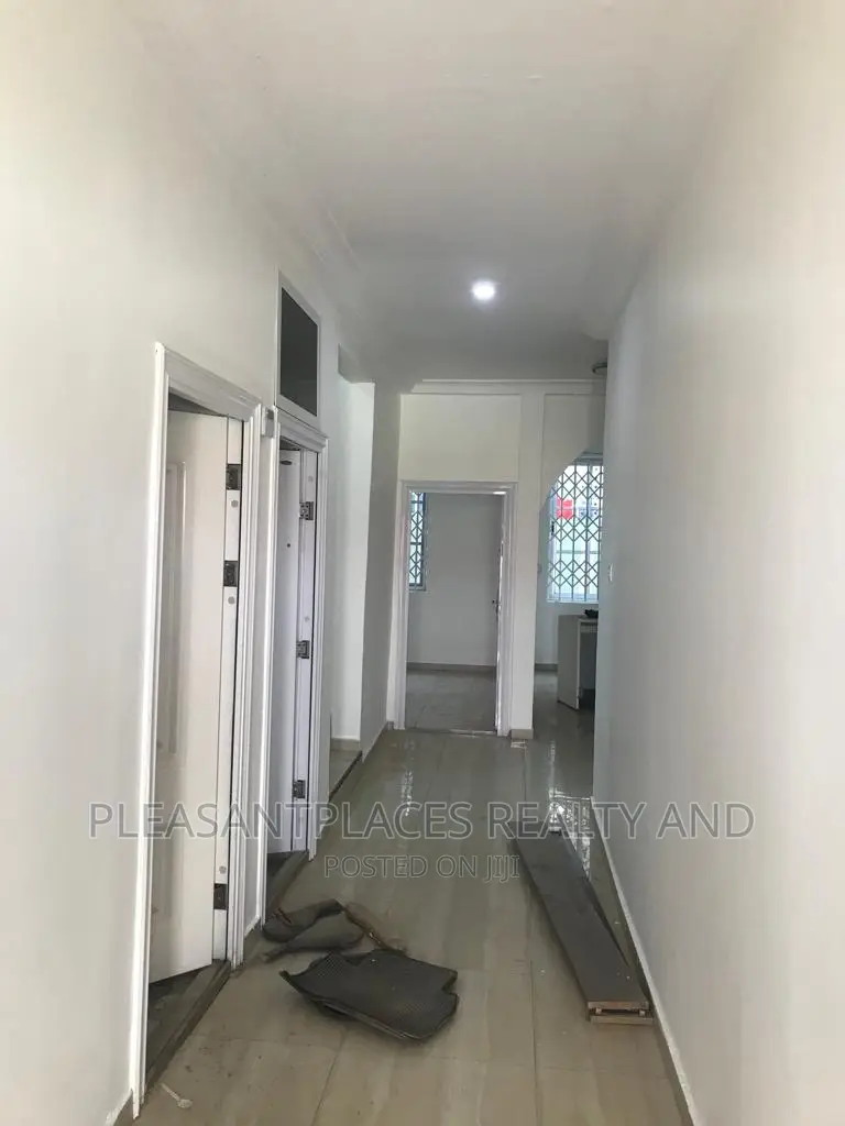5bdrm Duplex in Pleasantplaces, Accra Metropolitan for rent