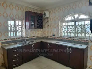 4bdrm House in Pleasantplaces, Ashomang Estate for rent