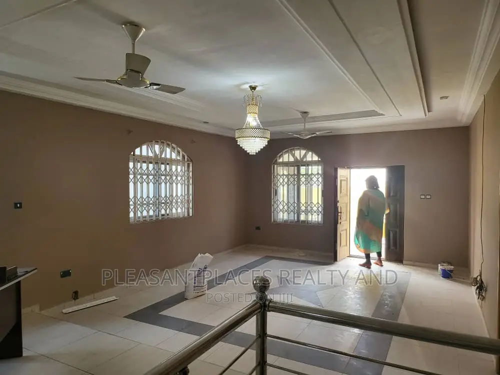 4bdrm House in Pleasantplaces, Ashomang Estate for rent
