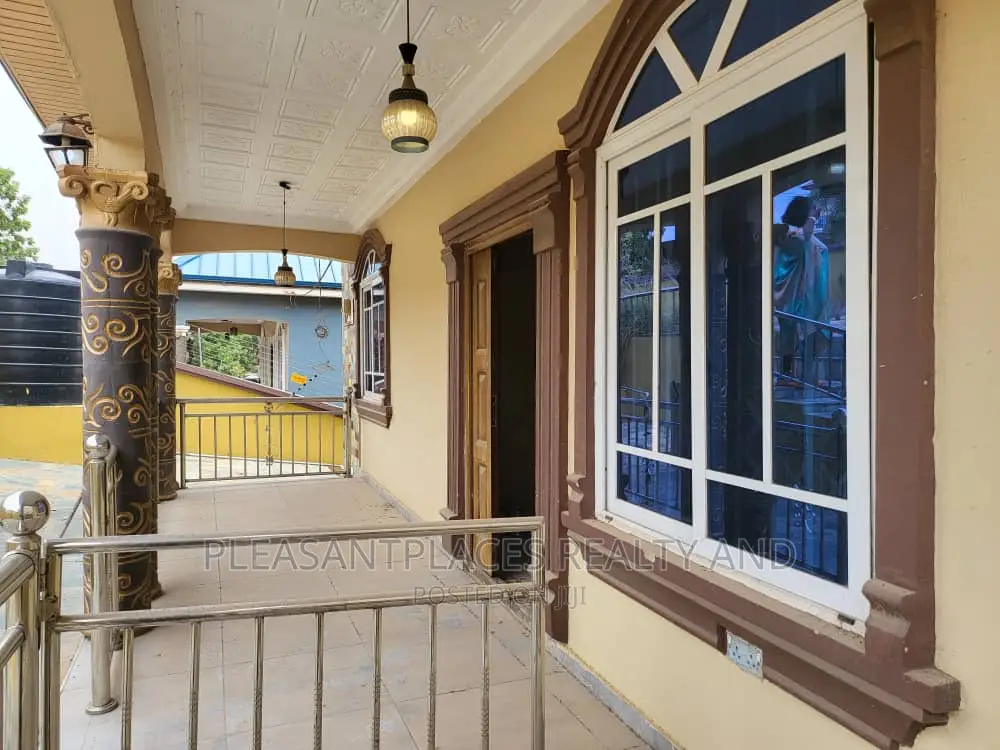 4bdrm House in Pleasantplaces, Ashomang Estate for rent