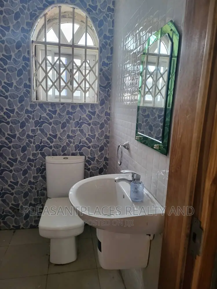 4bdrm House in Pleasantplaces, Ashomang Estate for rent