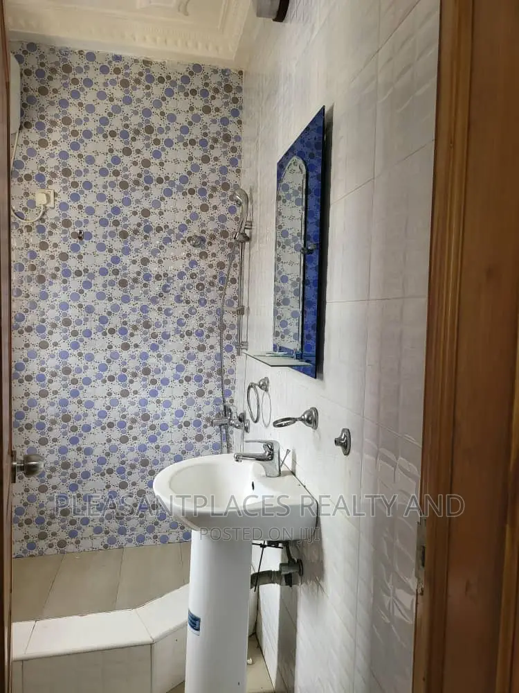 4bdrm House in Pleasantplaces, Ashomang Estate for rent
