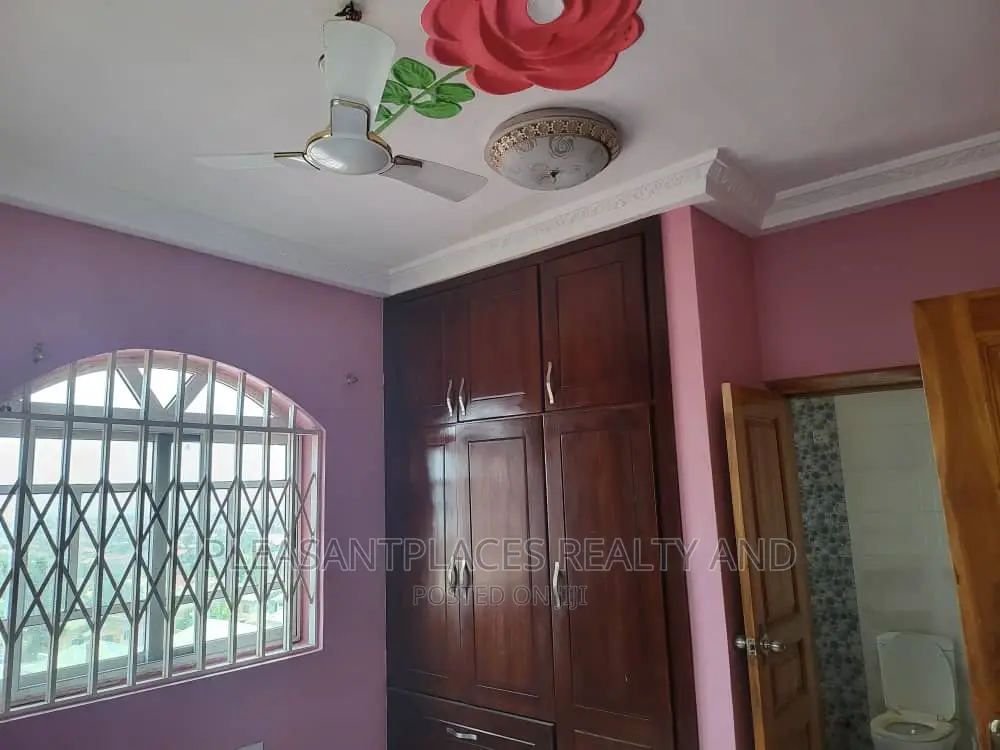 4bdrm House in Pleasantplaces, Ashomang Estate for rent