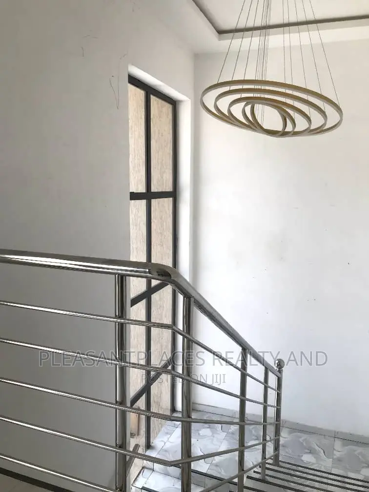 6bdrm Duplex in Pleasantplaces, Accra Metropolitan for rent