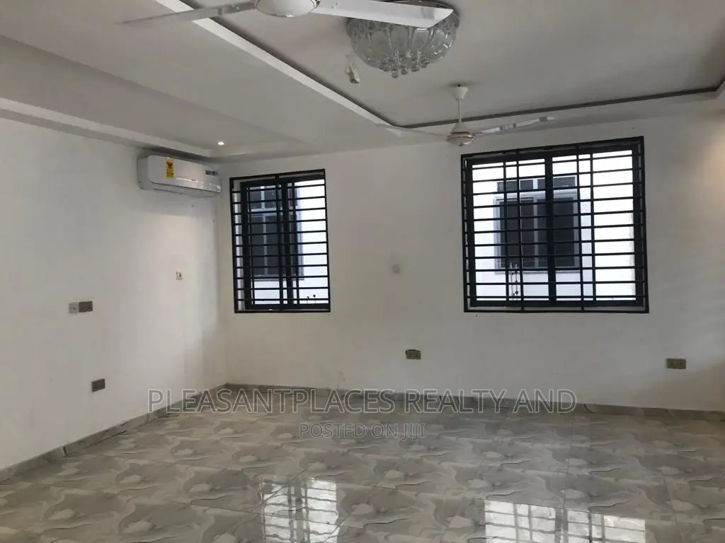 6bdrm Duplex in Pleasantplaces, Accra Metropolitan for rent