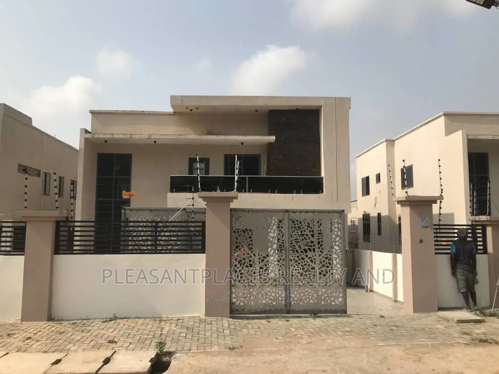 6bdrm Duplex in Pleasantplaces, Accra Metropolitan for rent