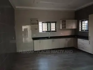4bdrm Duplex in Pleasantplaces, East Legon for sale