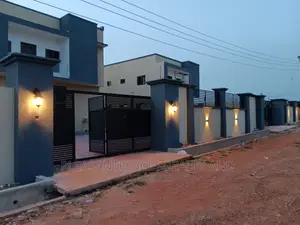 4bdrm Duplex in Pleasantplaces, East Legon for sale