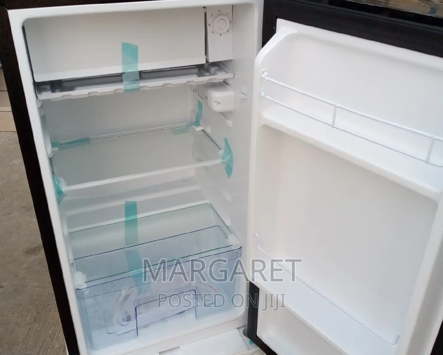 Ahof3dua Pearl Table Top Fridge