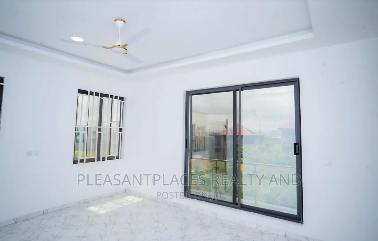 4bdrm Duplex in Pleasantplaces, Spintex for sale
