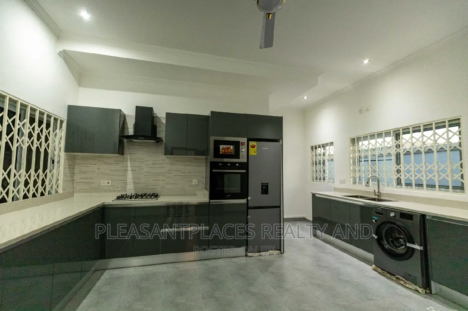 3bdrm House in Pleasantplaces, Spintex for sale