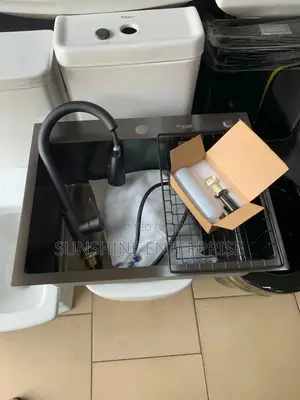 Single Black Kitchen Sink With Pull Out Hot And Cold Tap