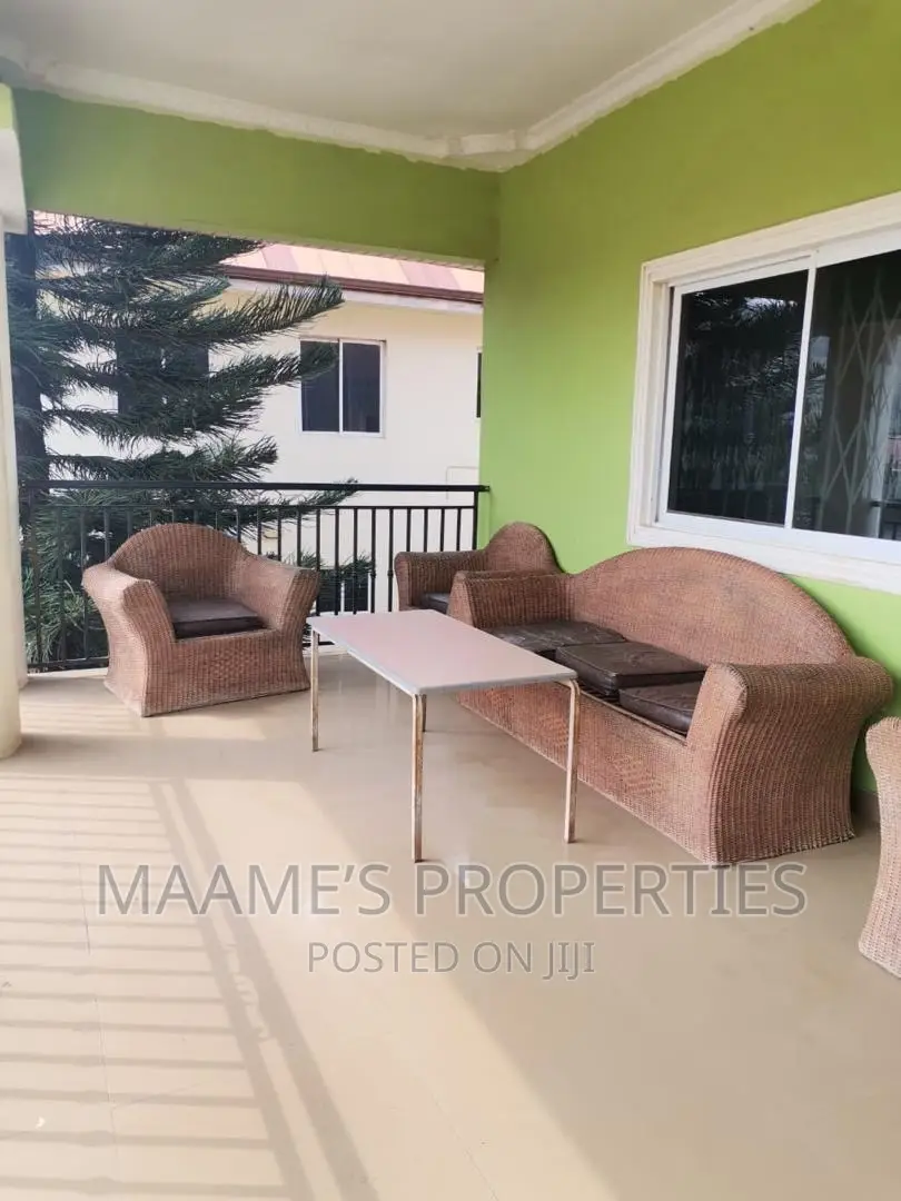 5bdrm Duplex in Oyarifa for sale