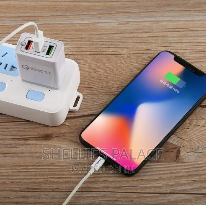 Smart Digital Display Fast Charger 5v3 . 1 A 3 Usb Adapter