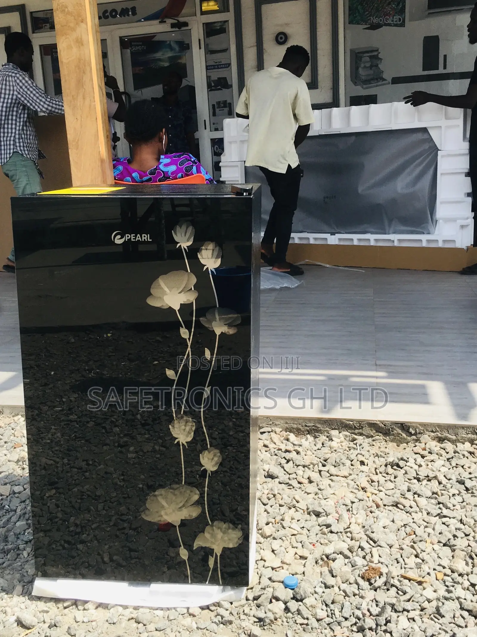Black Pearl Glass 82L Singledoor Topfreezer Tabletop Fridge
