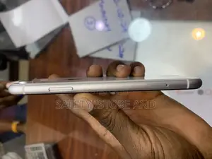 New Apple iPhone XR 128 GB White