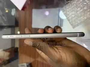 New Apple iPhone XR 128 GB White