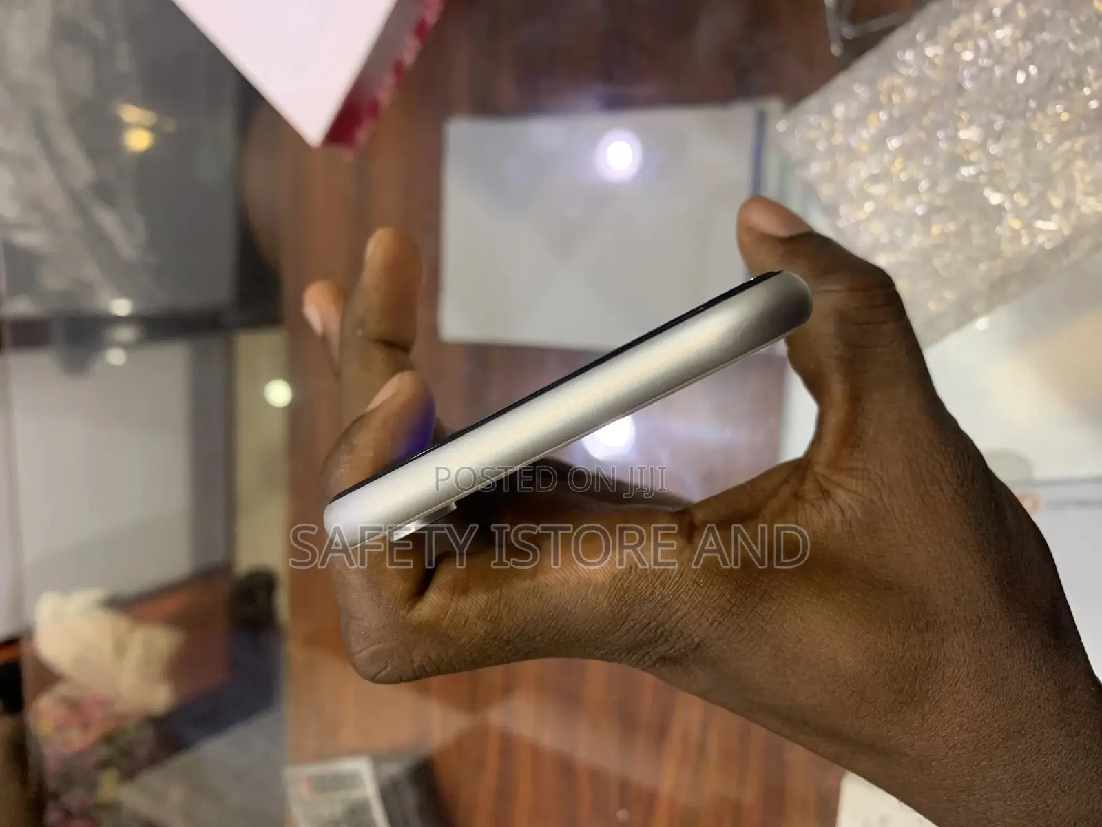 New Apple iPhone XR 128 GB White