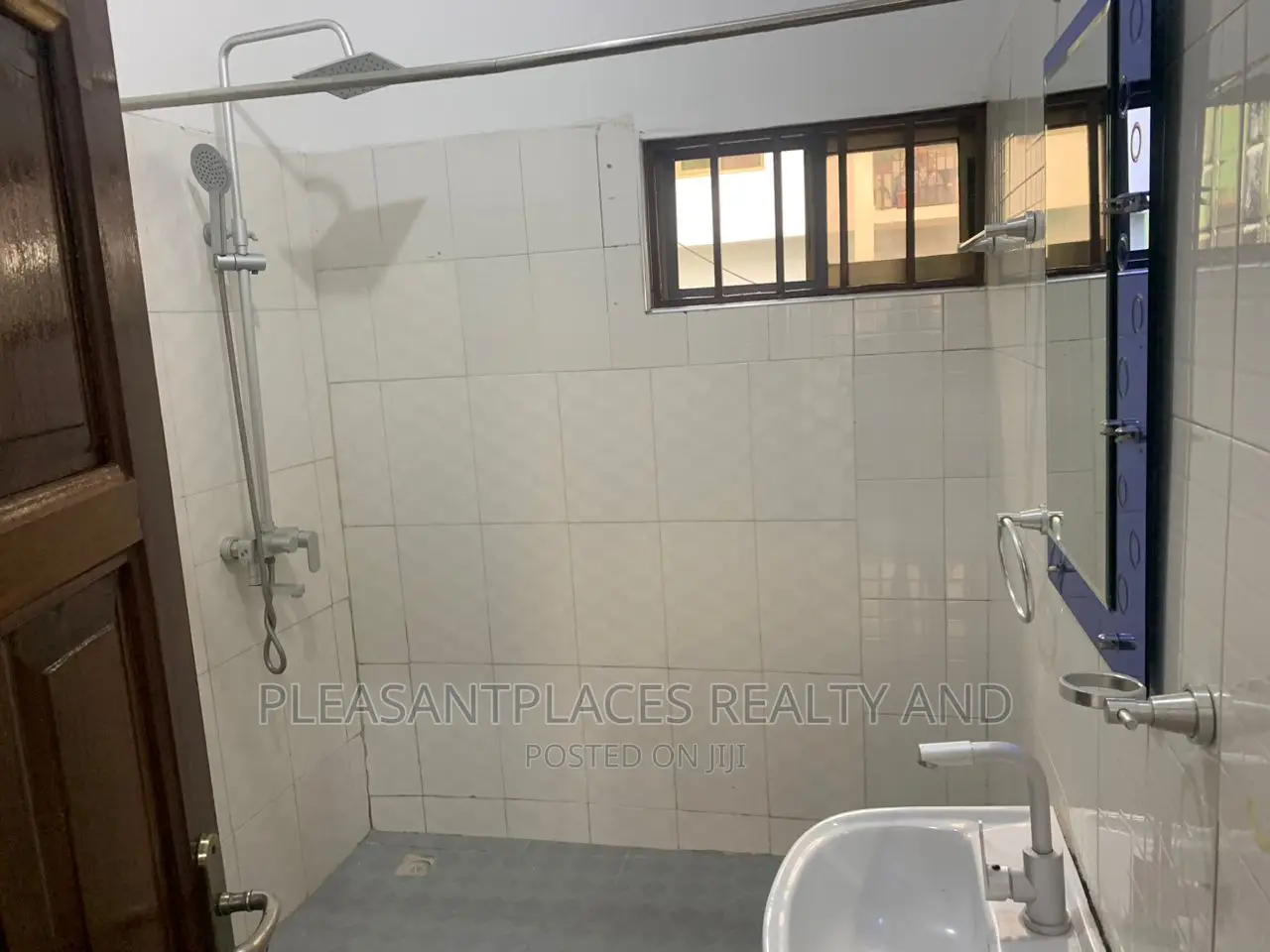 2bdrm Apartment in Pleasantplaces, Dzorwulu for rent