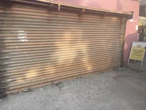 Warehouse With Shop 350sq + Office at Accra Close to Road