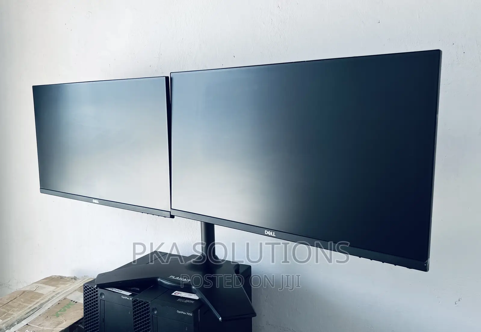 Dell 23 Inches Edgeless Monitor on Dual Stand.