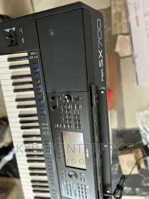 Yahama PSR Sx 700 Keyboard