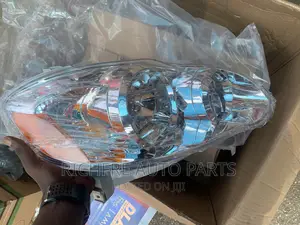 Toyota Corolla 2003-2006 Headlight.