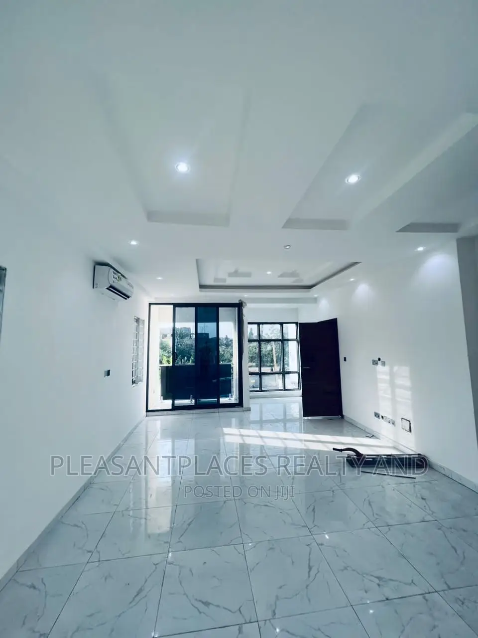 4bdrm Duplex in Pleasantplaces, School Junction for sale