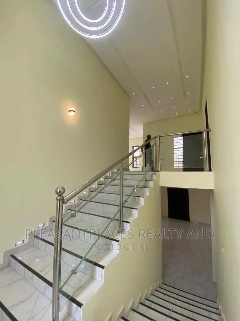 4bdrm Duplex in Pleasantplaces, East Legon for rent