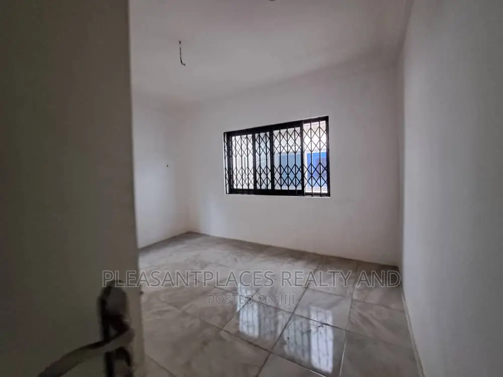 3bdrm Duplex in Pleasantplaces, Oyarifa for rent