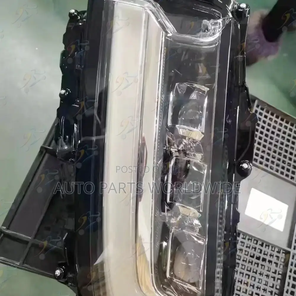Land Cruiser V8 Headlights 2022