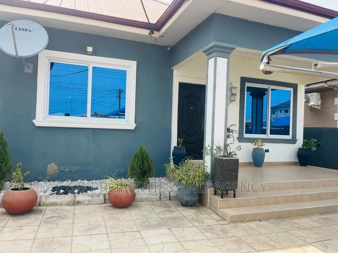 3bdrm House in Batsonaa, Spintex for rent