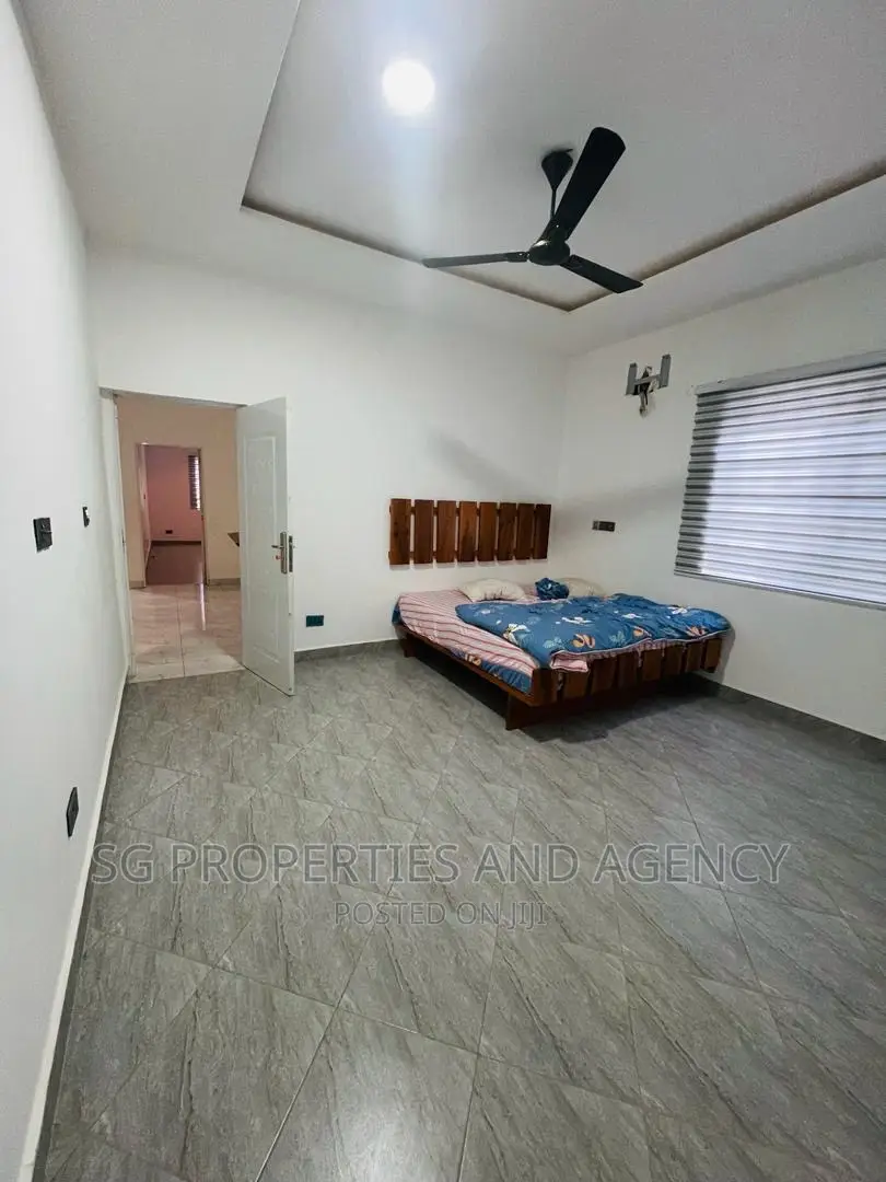 3bdrm House in Batsonaa, Spintex for rent