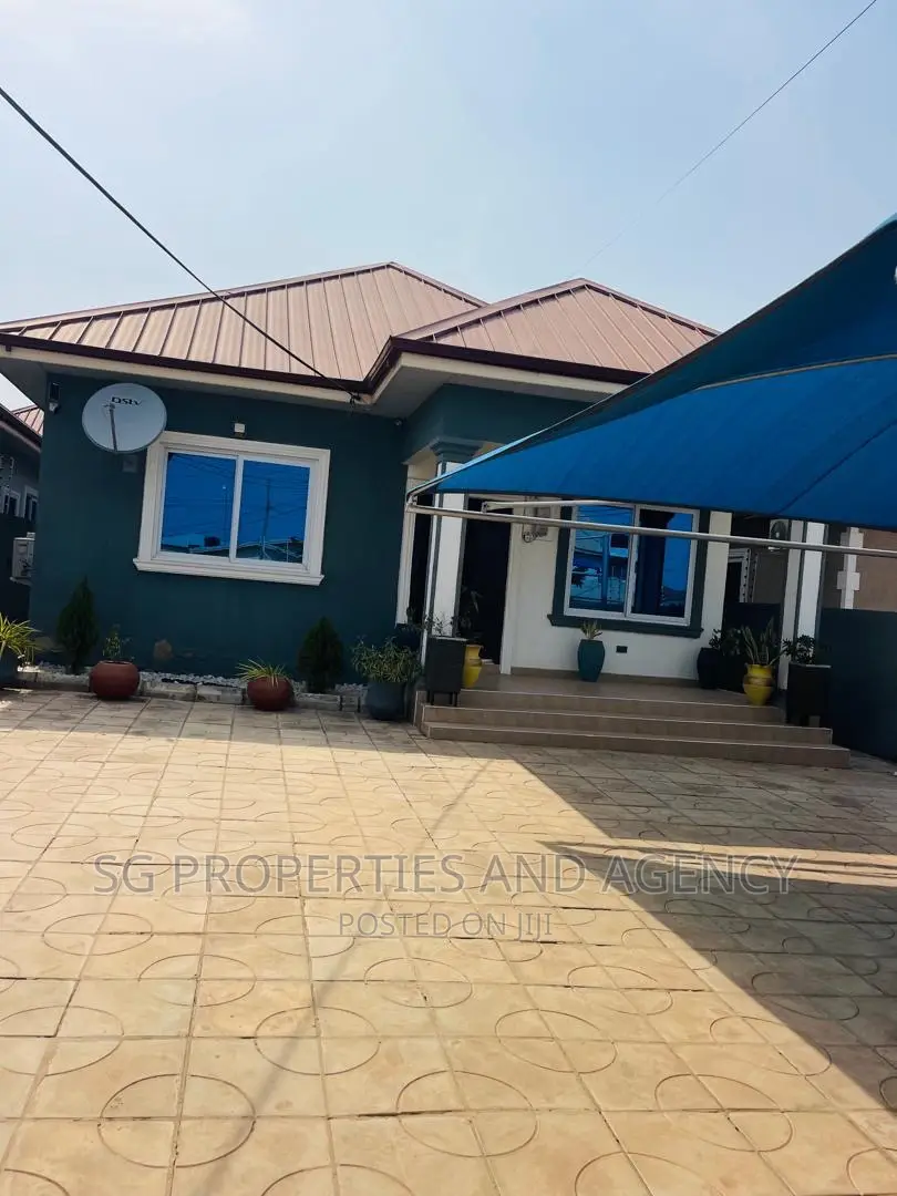 3bdrm House in Batsonaa, Spintex for rent