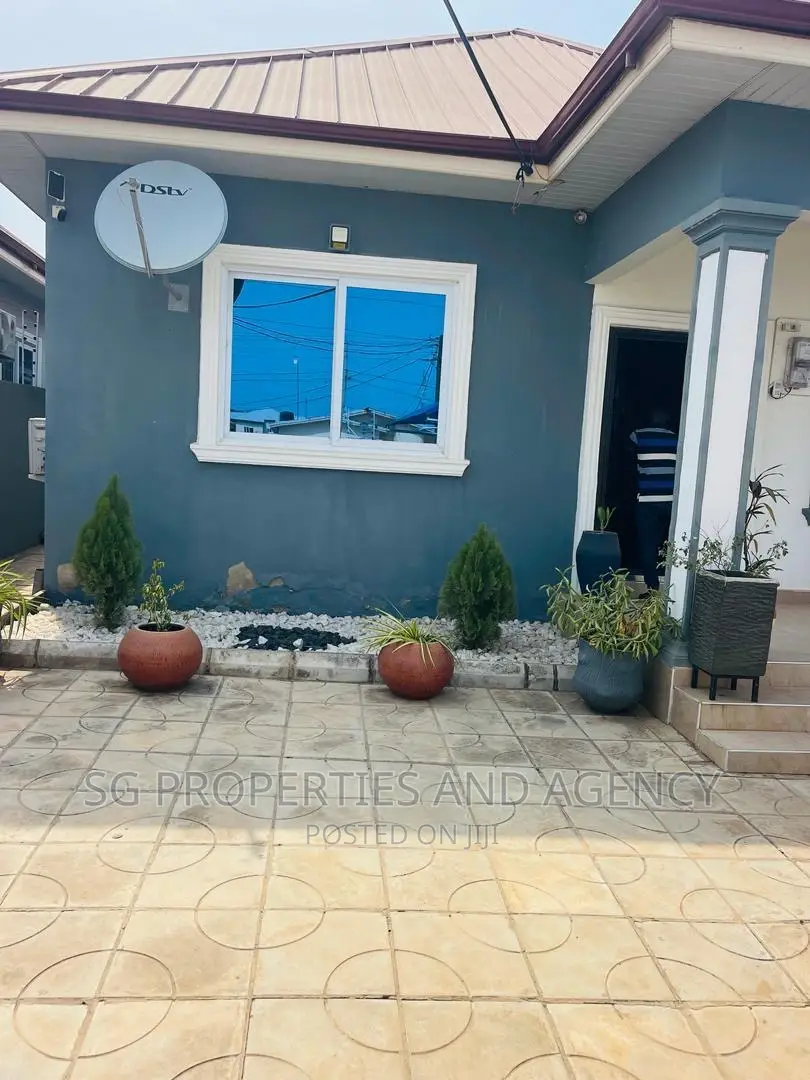 3bdrm House in Batsonaa, Spintex for rent