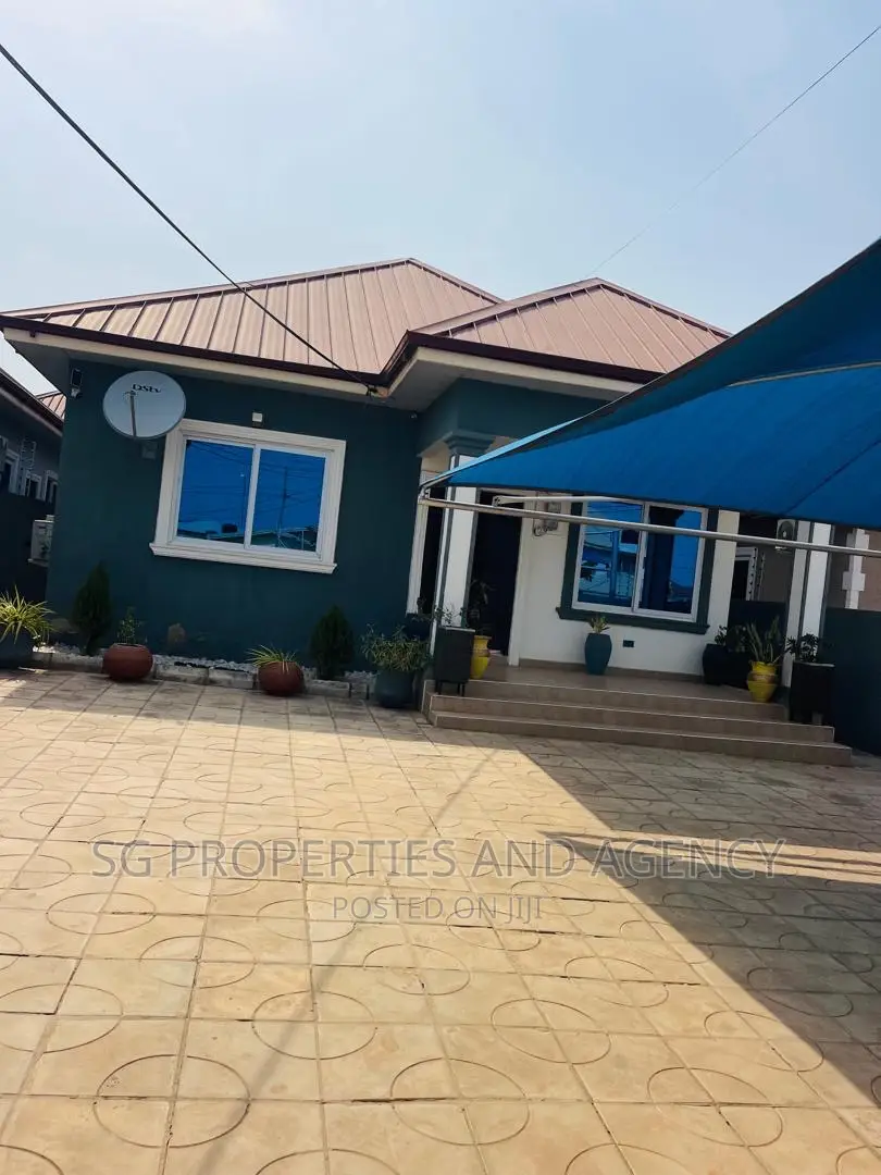 3bdrm House in Batsonaa, Spintex for rent