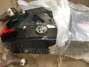 Toyota Corolla 2017 Sports Back Booth