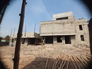 4bdrm Townhouse/Terrace in Ab Richie Properties, West Legon for sale
