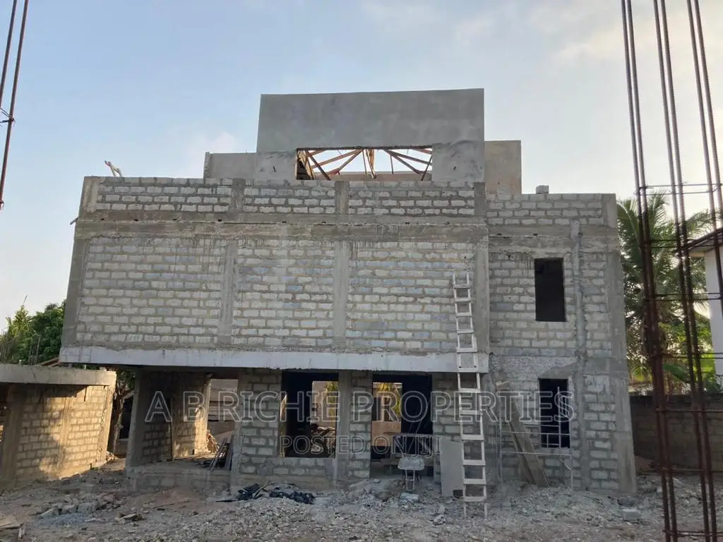 4bdrm Townhouse/Terrace in Ab Richie Properties, West Legon for sale